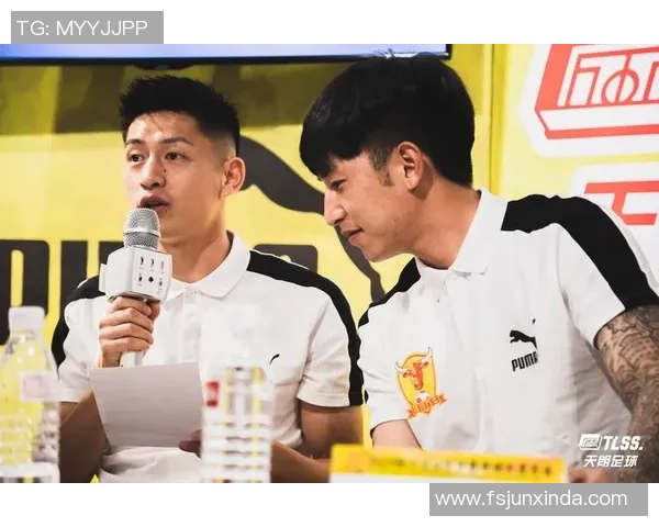 中国11号球衣足球明星的辉煌历程与传奇故事解析